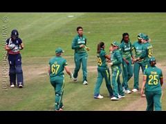 170718_321-Ayabonga Khaka celebrates the wicket of Lauren Winfield