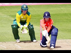 180623_158-Tammy Beaumont-Eng-reverse sweep