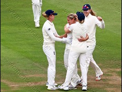 190718_058-Brunt celebrates the wicket of Bolton-Eng